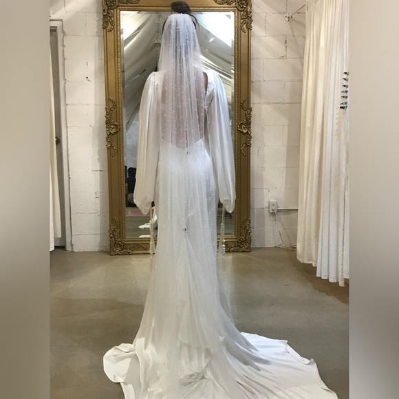 Cove gown by Rue De Seine - Picture 2 of 8